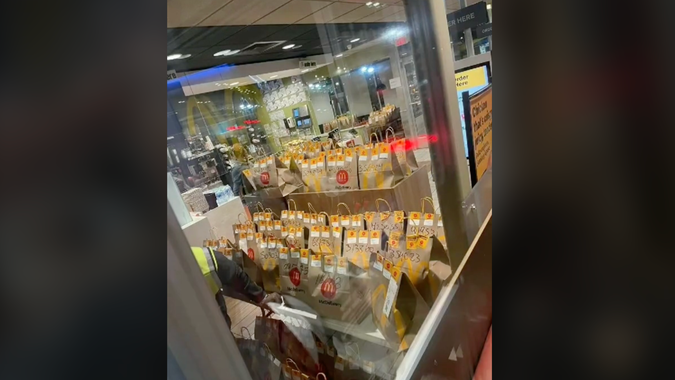 Viral Video Shows Workers Not Taking Deliveries Without Tips, Sparks Debate: ‘We Can Pick and Choose’